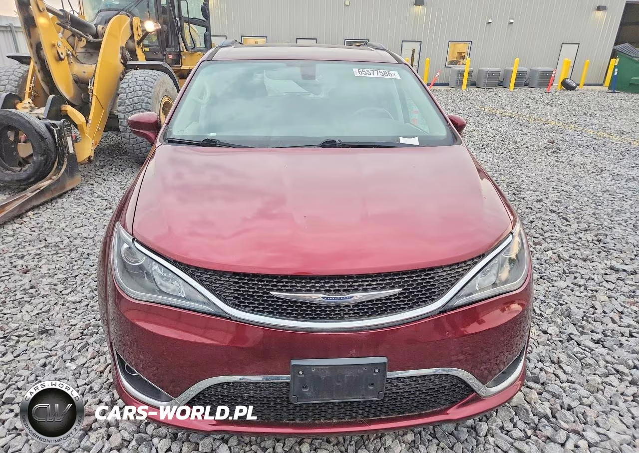 2017 Chrysler Pacifica Touring L VIN:2C4RC1BG1HR553692 - 5