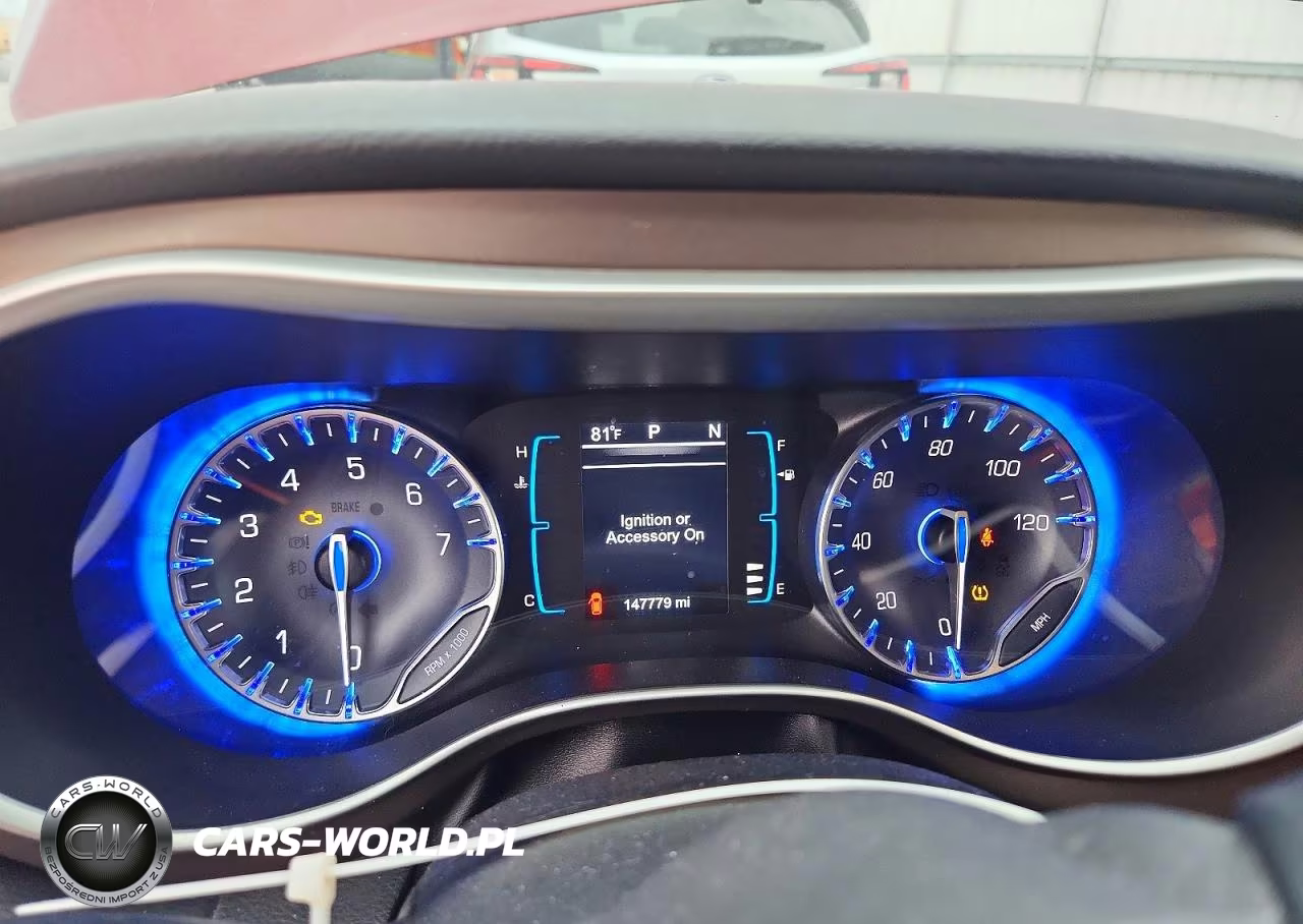 2017 Chrysler Pacifica Touring L VIN:2C4RC1BG1HR553692 - 9