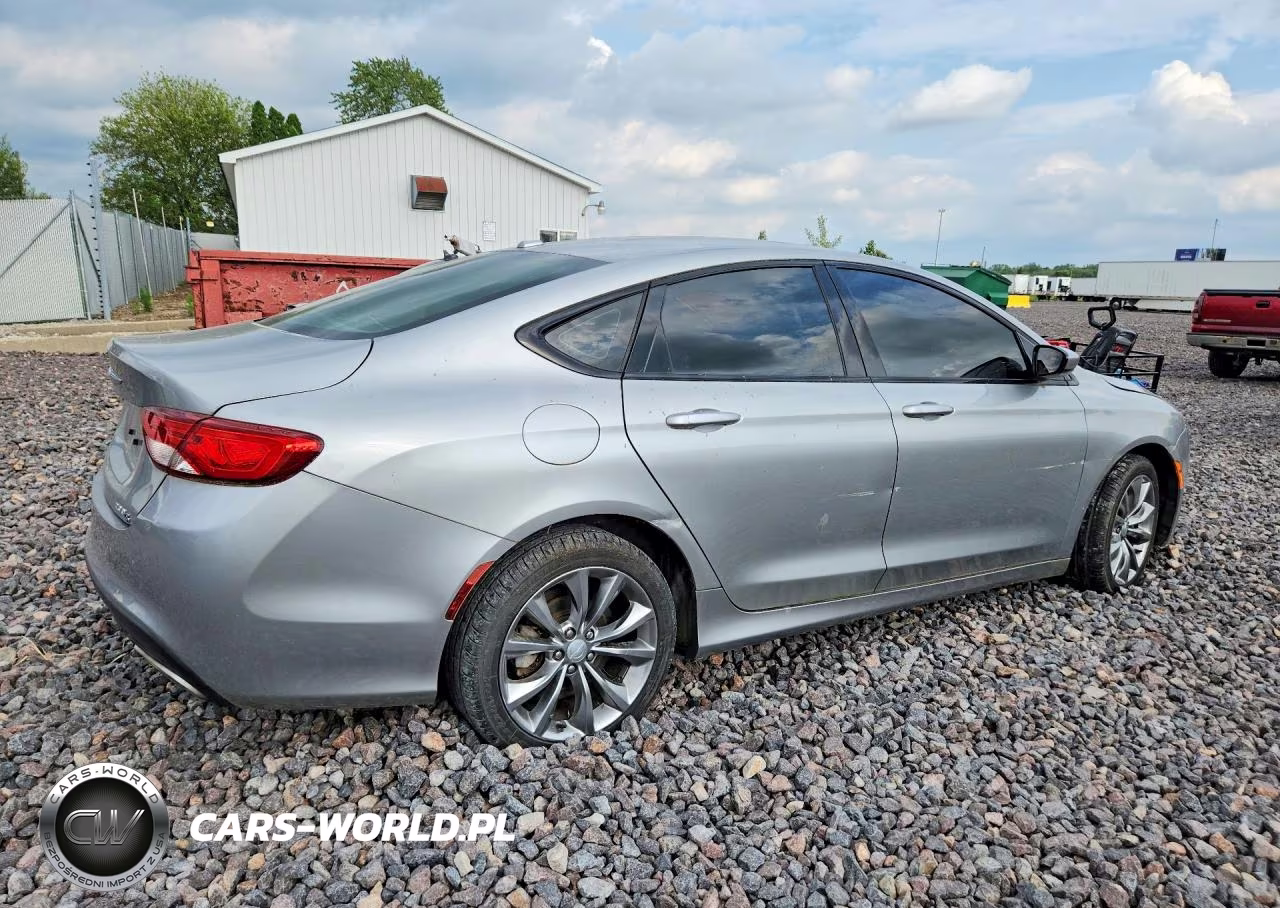 2015 Chrysler 200 S VIN:1C3CCCBB2FN559716 - 3