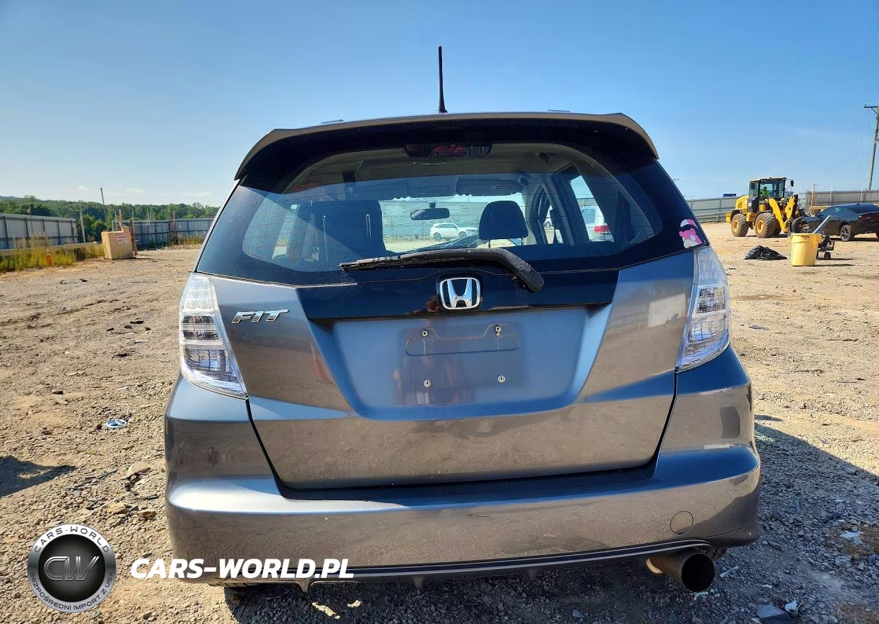 2013 Honda Fit Sport VIN:JHMGE8H54DC072028 - 6