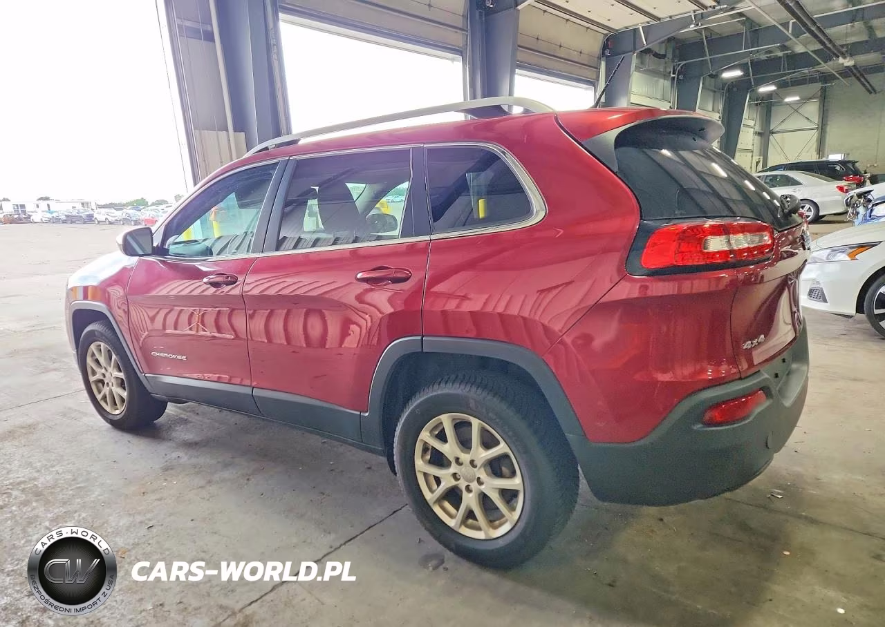 2016 Jeep Cherokee Latitude VIN:1C4PJMCB8GW174664 - 2