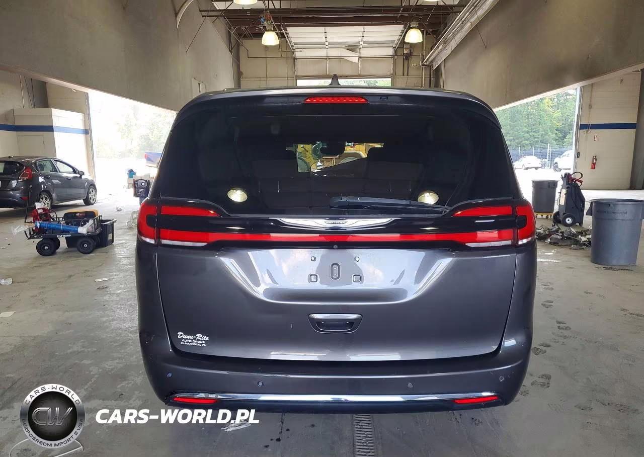 2021 Chrysler Pacifica Touring L VIN:2C4RC1BG9MR528243 - 6