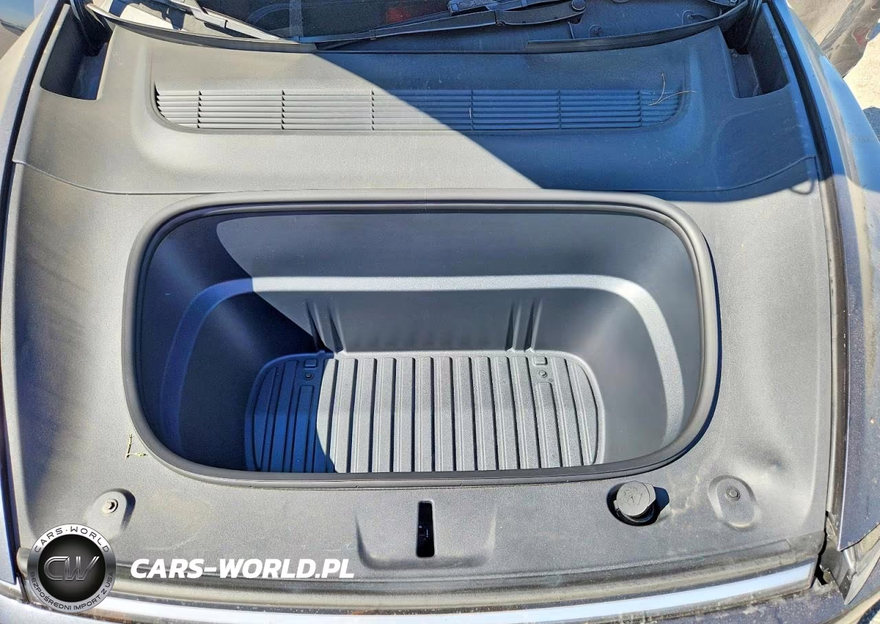 2026 Tesla Model Y VIN:7SAYGDEE2TF328927 - 12