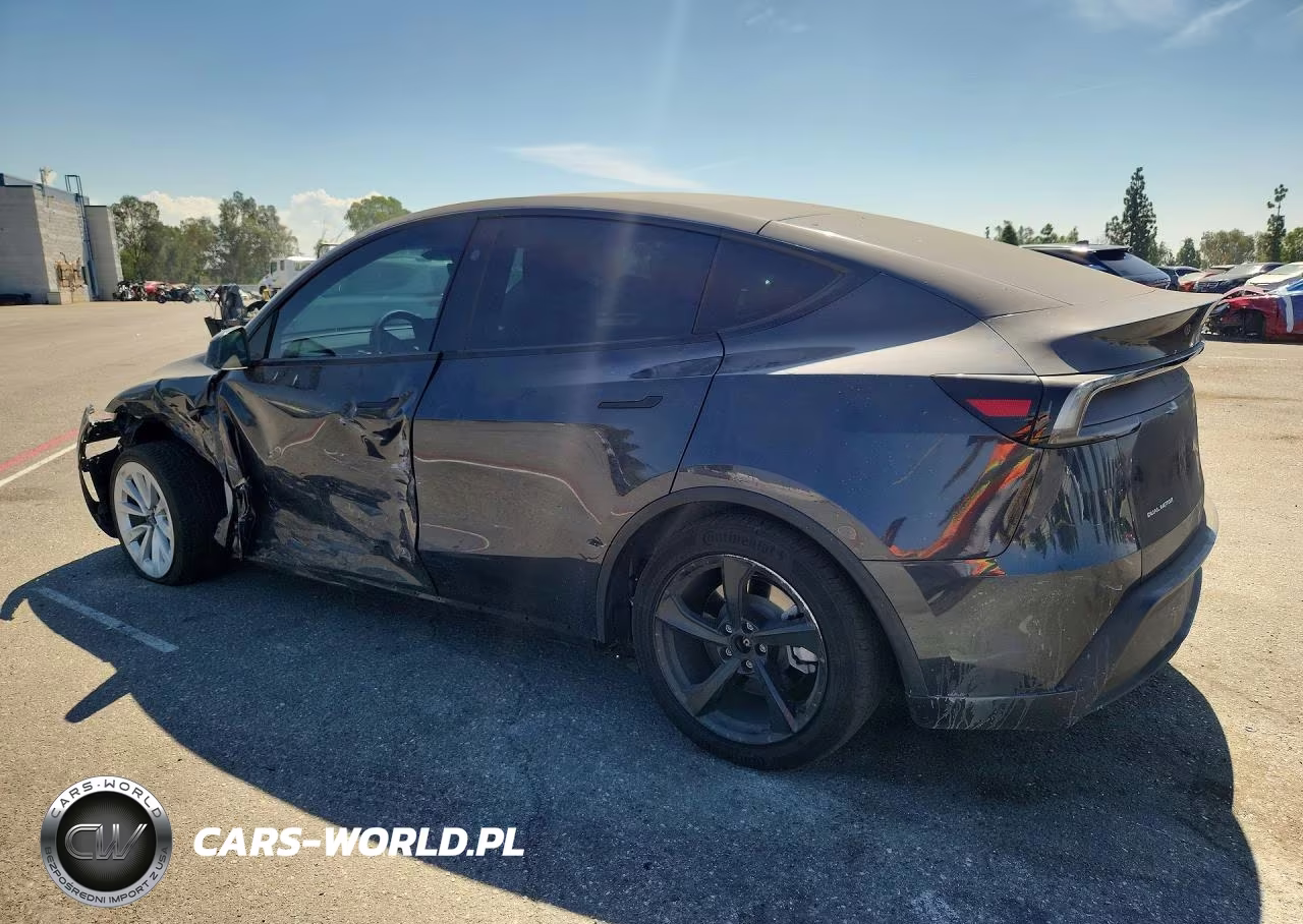 2026 Tesla Model Y VIN:7SAYGDEE2TF328927 - 2