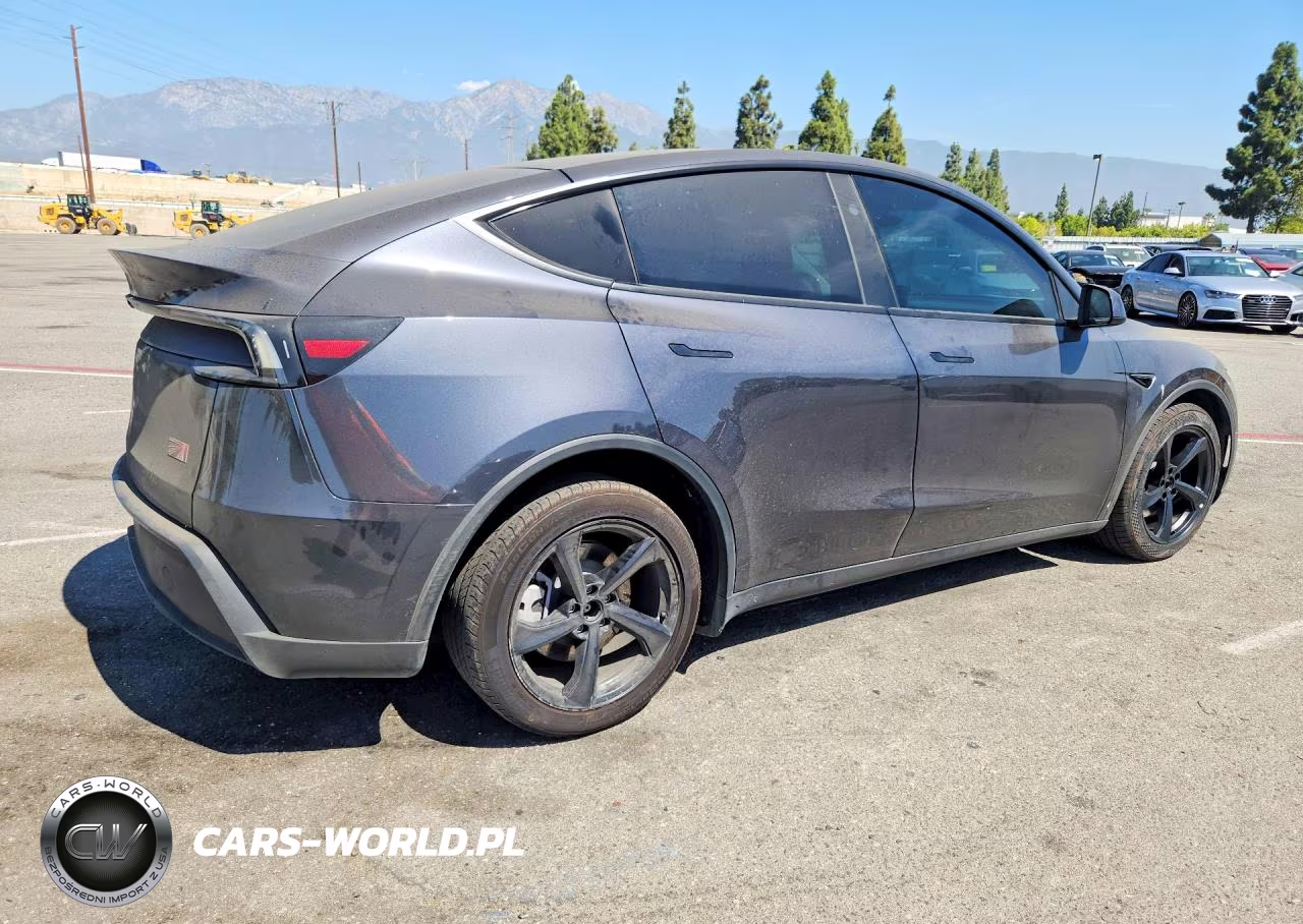 2026 Tesla Model Y VIN:7SAYGDEE2TF328927 - 3