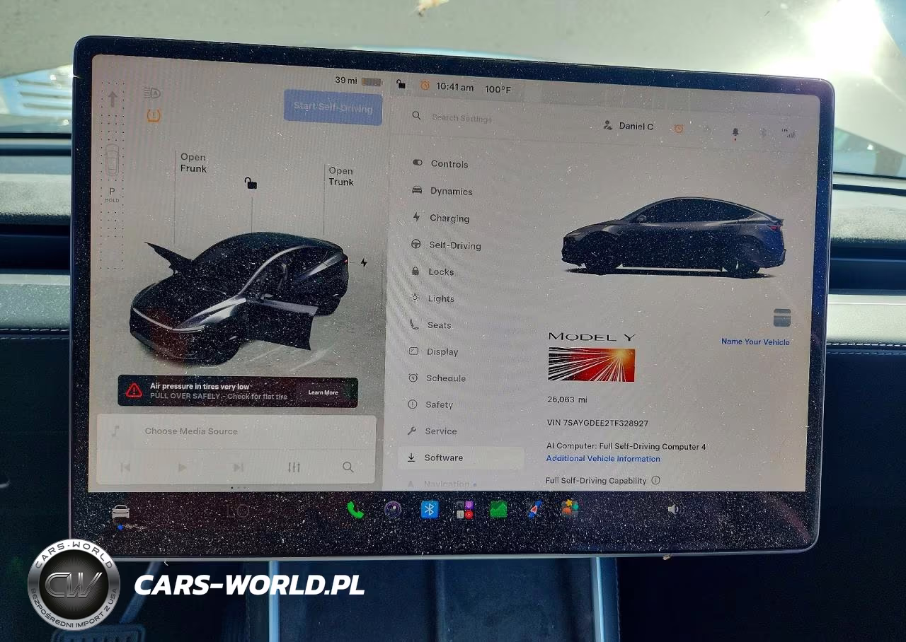 2026 Tesla Model Y VIN:7SAYGDEE2TF328927 - 9