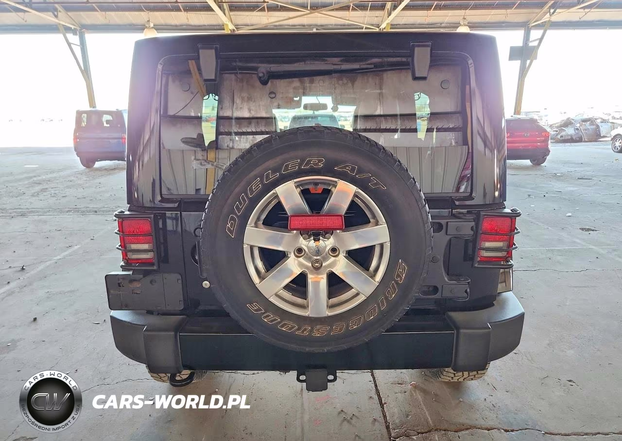 2017 Jeep Wrangler Unlimited Sahara VIN:1C4BJWEG0HL717667 - 6