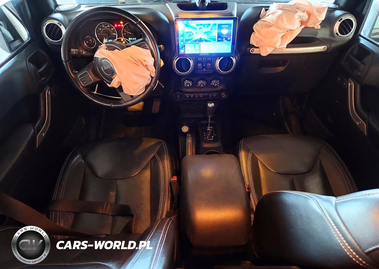 2017 Jeep Wrangler Unlimited Sahara VIN:1C4BJWEG0HL717667 - 8