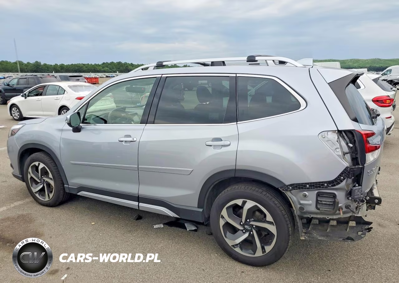 2022 Subaru Forester Touring VIN:JF2SKARC7NH431757 - 2