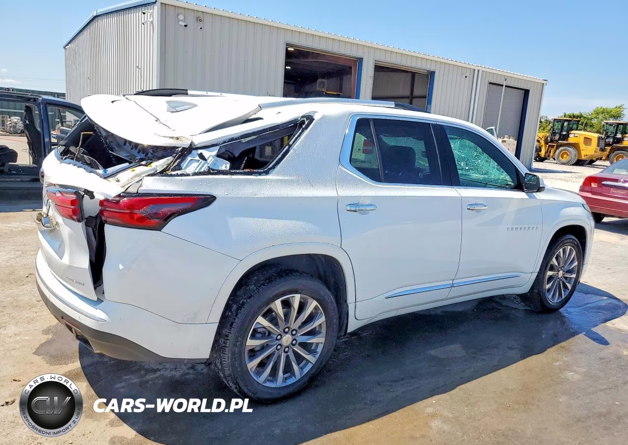 2023 Chevrolet Traverse Premier VIN:1GNEVKKW9PJ113106 - 3