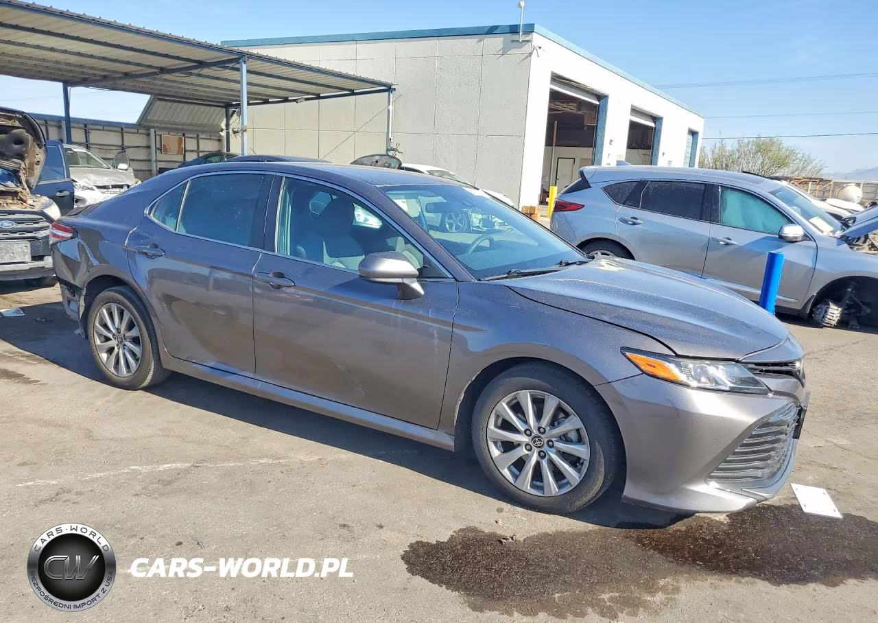 2020 Toyota Camry Le VIN:4T1C11BK8LU006037 - 4