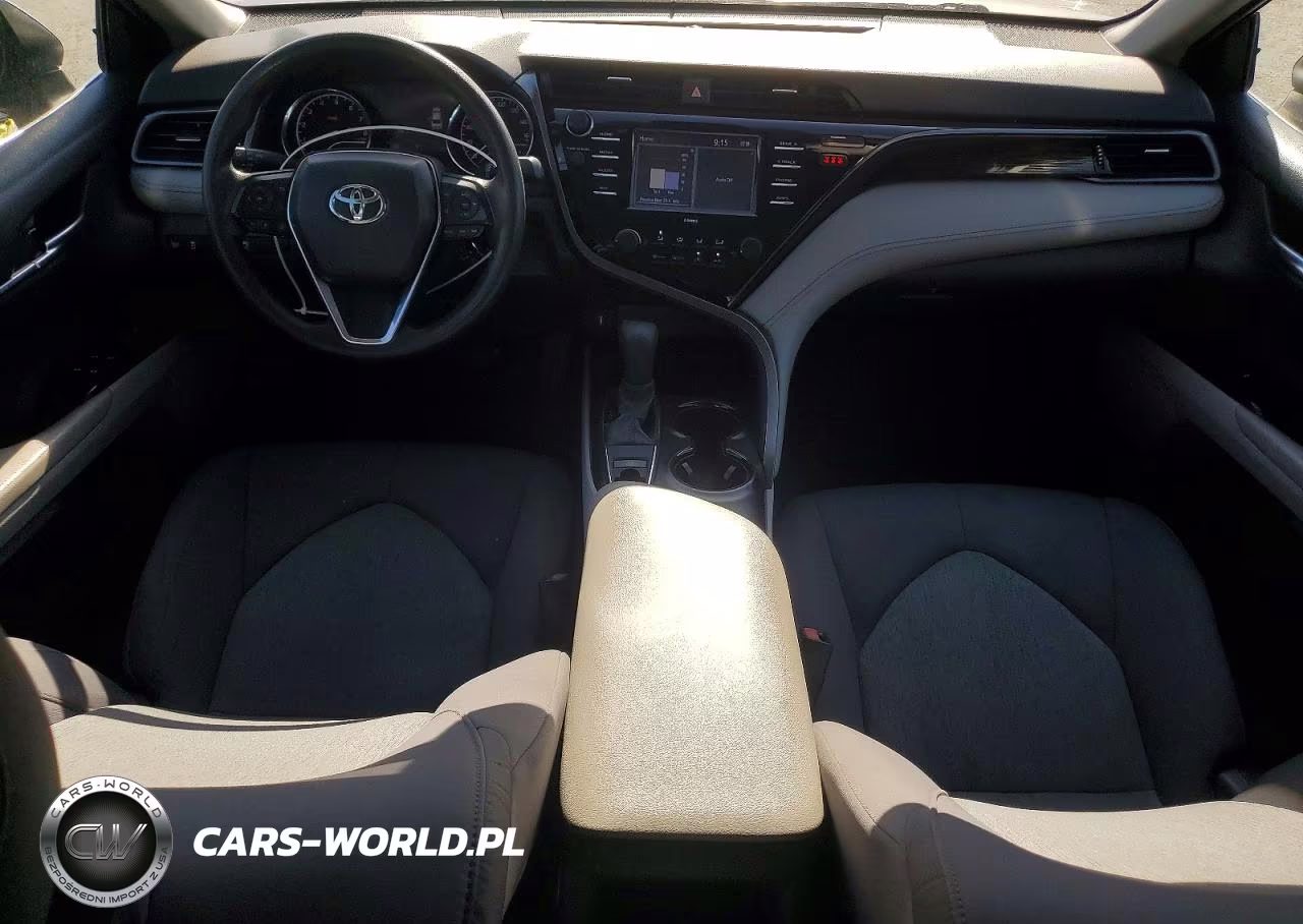 2020 Toyota Camry Le VIN:4T1C11BK8LU006037 - 8