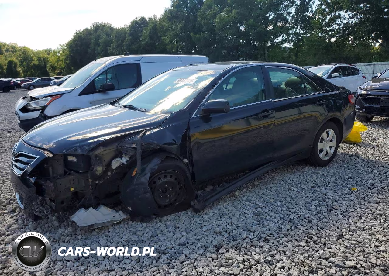 2010 Toyota Camry Le – zdjęcie 1 z 12