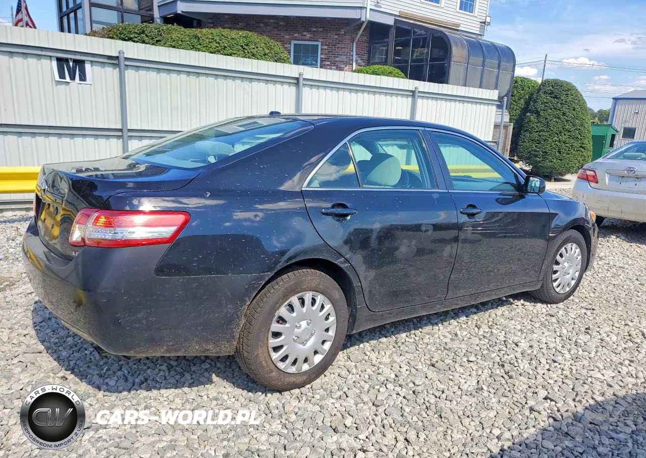 2010 Toyota Camry Le VIN:4T1BF3EK1AU039785 - 3