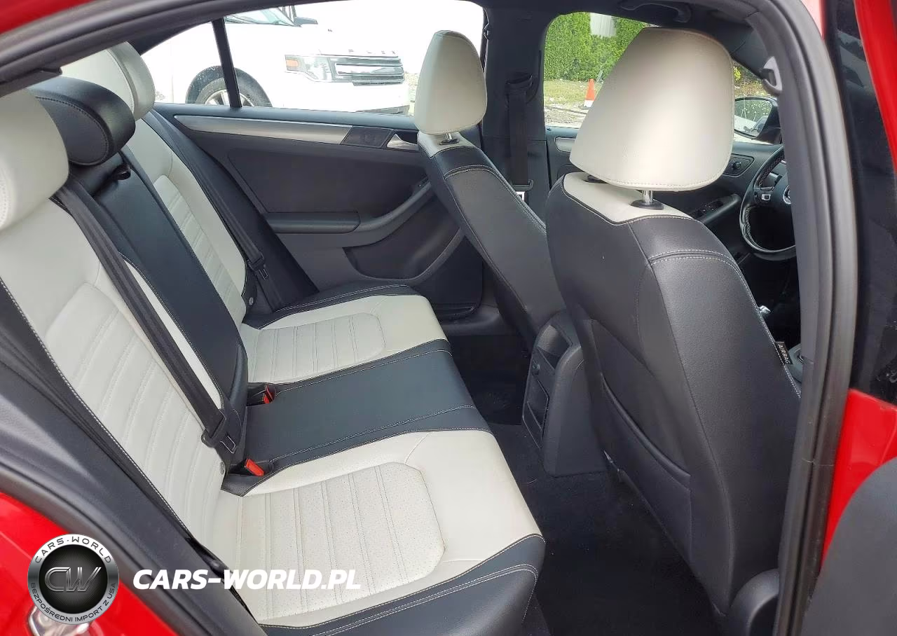 2016 Volkswagen Jetta Sport VIN:3VWB17AJ6GM303455 - 10