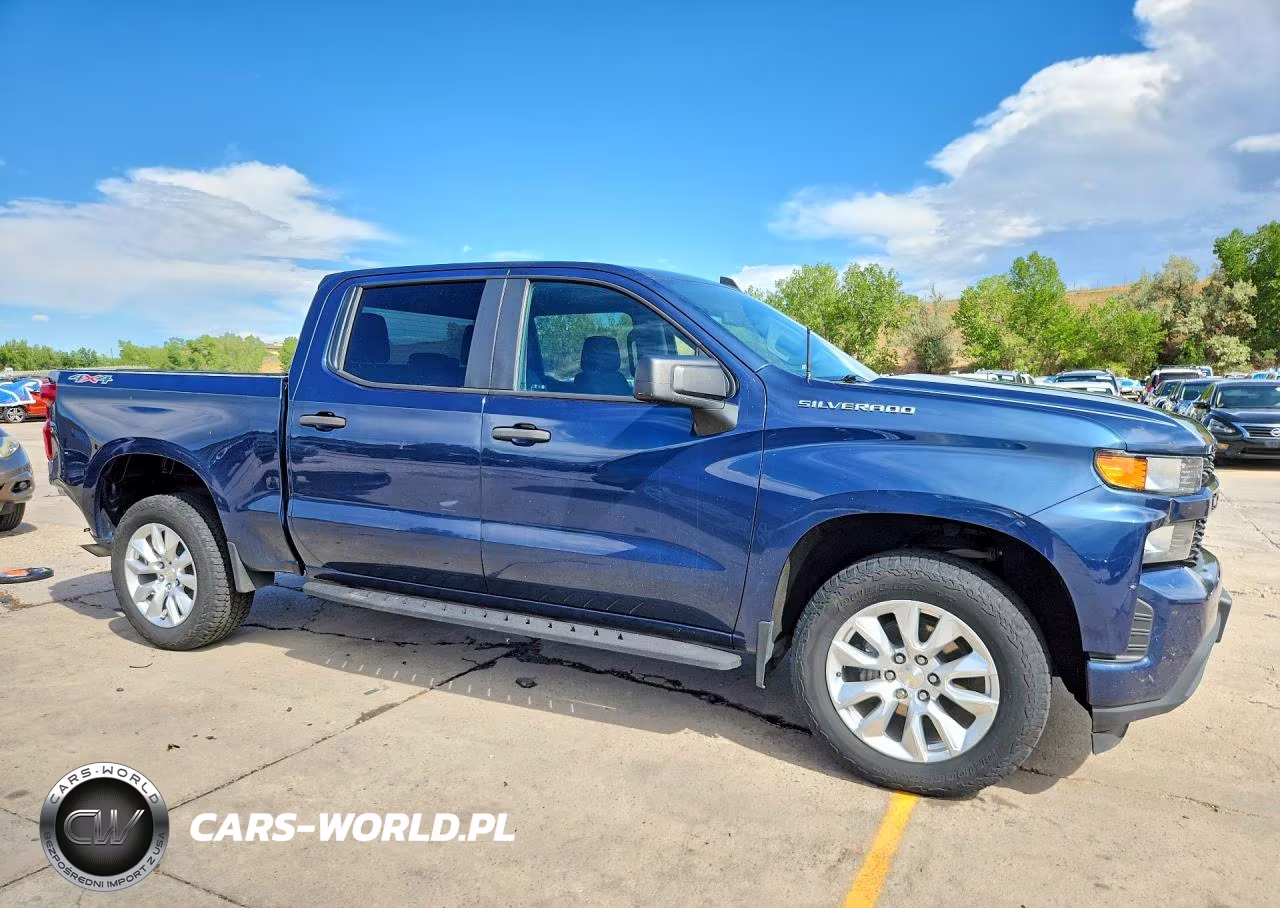 2021 Chevrolet Silverado K1500 Custom VIN:3GCPYBEK9MG270097 - 4
