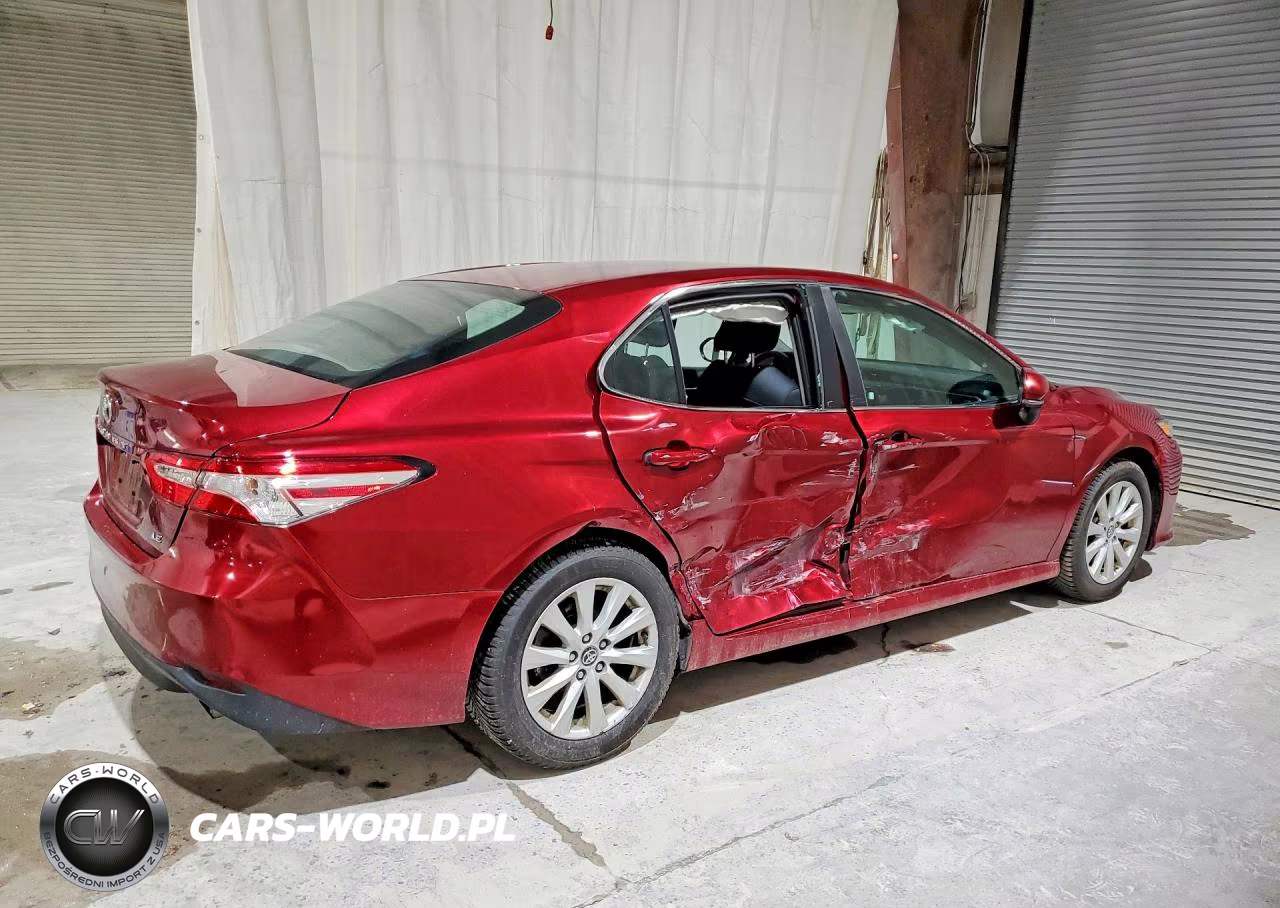 2018 Toyota Camry Le VIN:4T1B11HK6JU668067 - 3