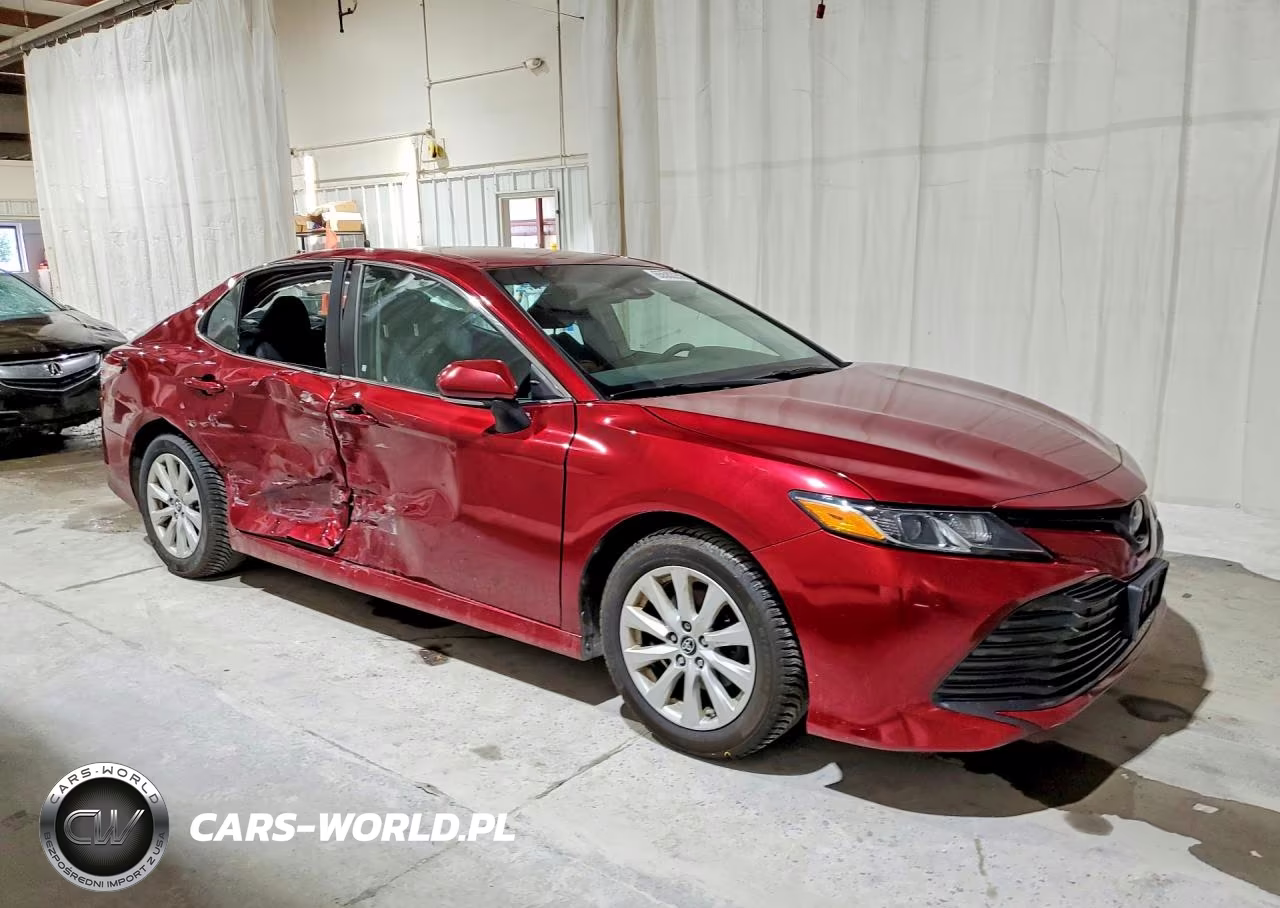 2018 Toyota Camry Le VIN:4T1B11HK6JU668067 - 4