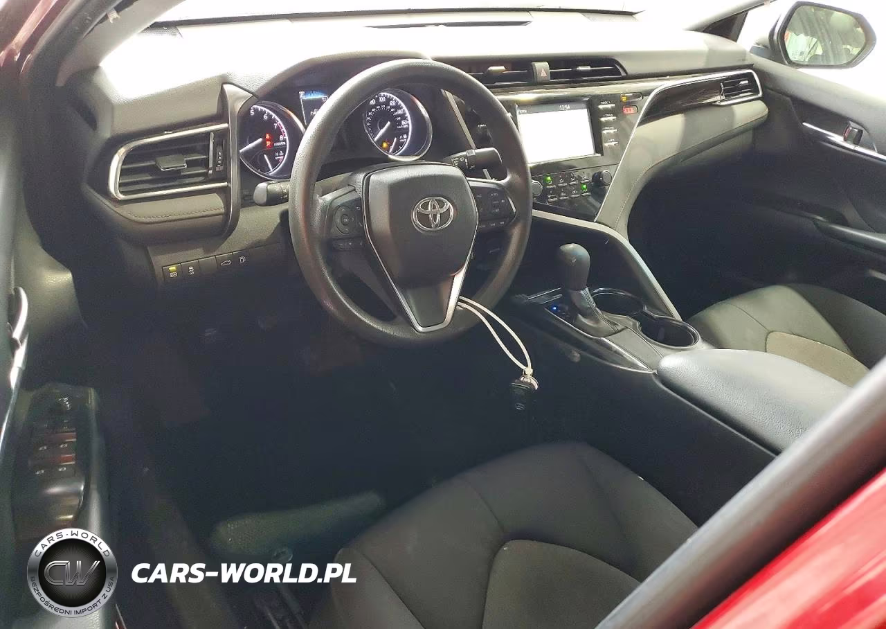2018 Toyota Camry Le VIN:4T1B11HK6JU668067 - 8