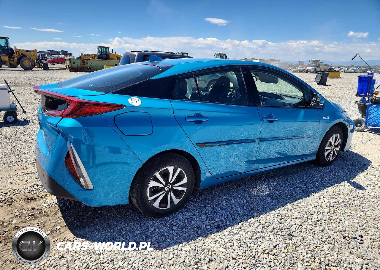 2018 Toyota Prius Prime Premium VIN:JTDKARFP5J3093578 - 3