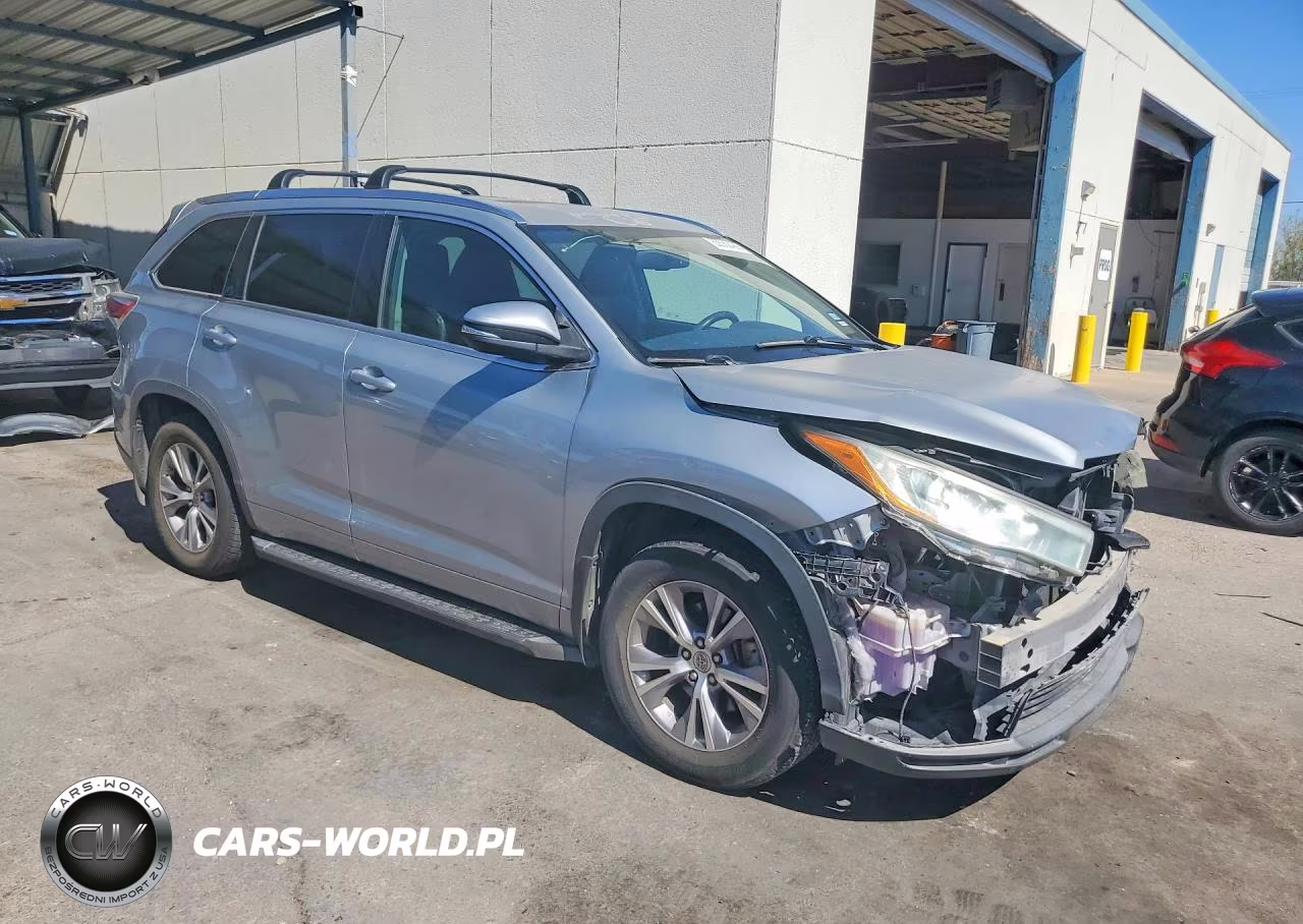 2015 Toyota Highlander Xle VIN:5TDJKRFH8FS191852 - 4