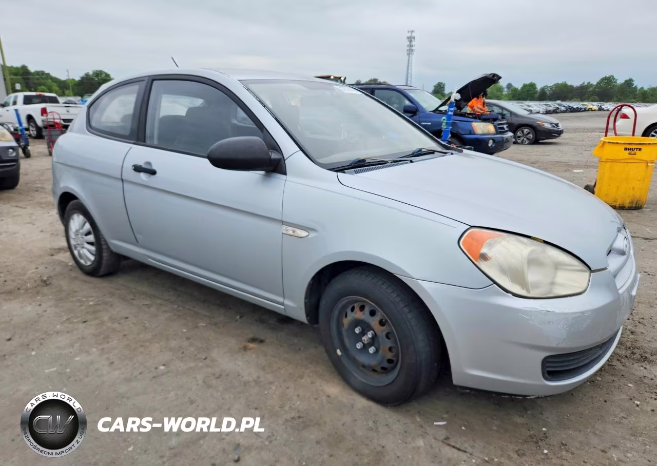 2007 Hyundai Accent Gs VIN:KMHCM36C97U001599 - 4