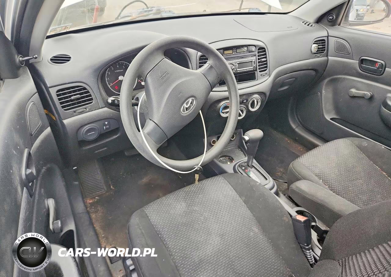 2007 Hyundai Accent Gs VIN:KMHCM36C97U001599 - 8