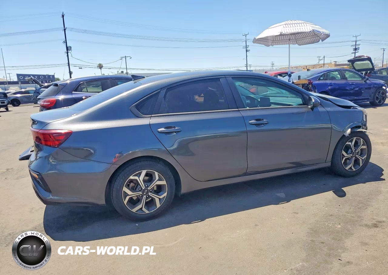 2021 Kia Forte Lxs VIN:3KPF24AD5ME292299 - 3