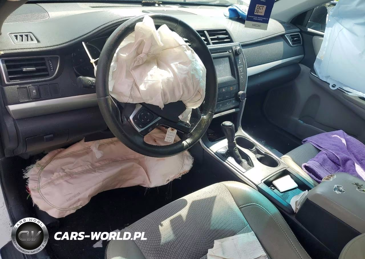 2016 Toyota Camry Se VIN:4T1BF1FK3GU185990 - 16