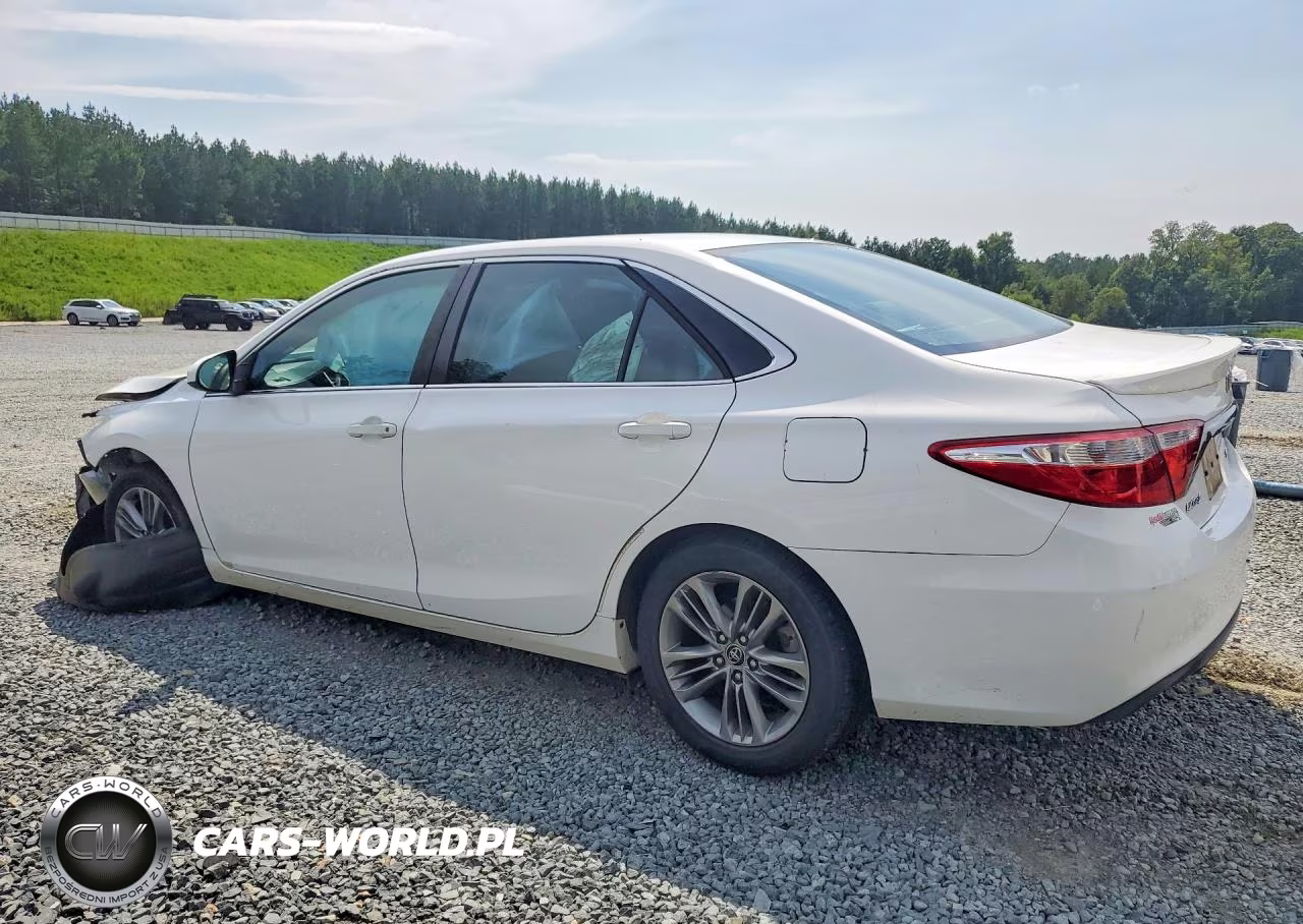 2016 Toyota Camry Se VIN:4T1BF1FK3GU185990 - 3
