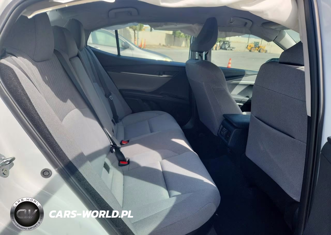2025 Toyota Camry Le VIN:4T1DAACKXSU564795 - 10