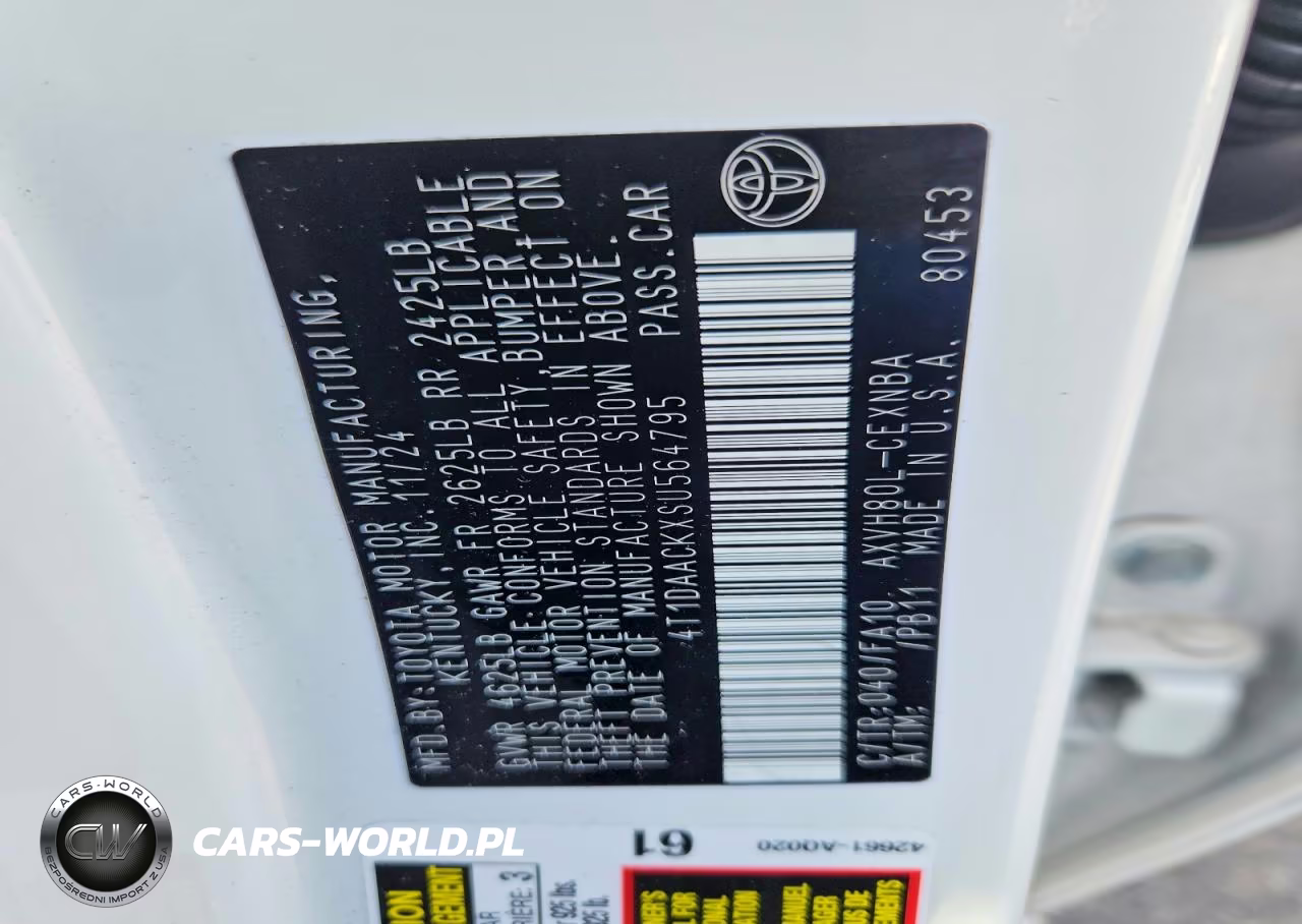2025 Toyota Camry Le VIN:4T1DAACKXSU564795 - 12