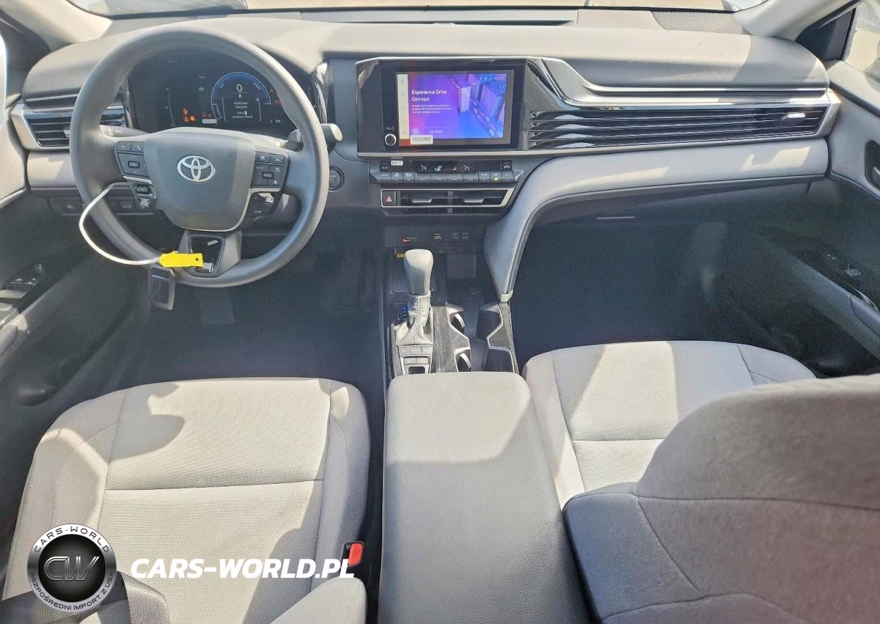 2025 Toyota Camry Le VIN:4T1DAACKXSU564795 - 8