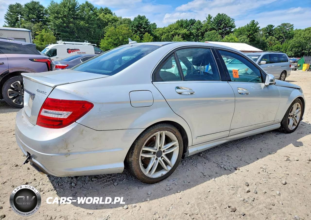 2012 Mercedes-Benz C 300 4Matic VIN:WDDGF8BB3CA712145 - 3