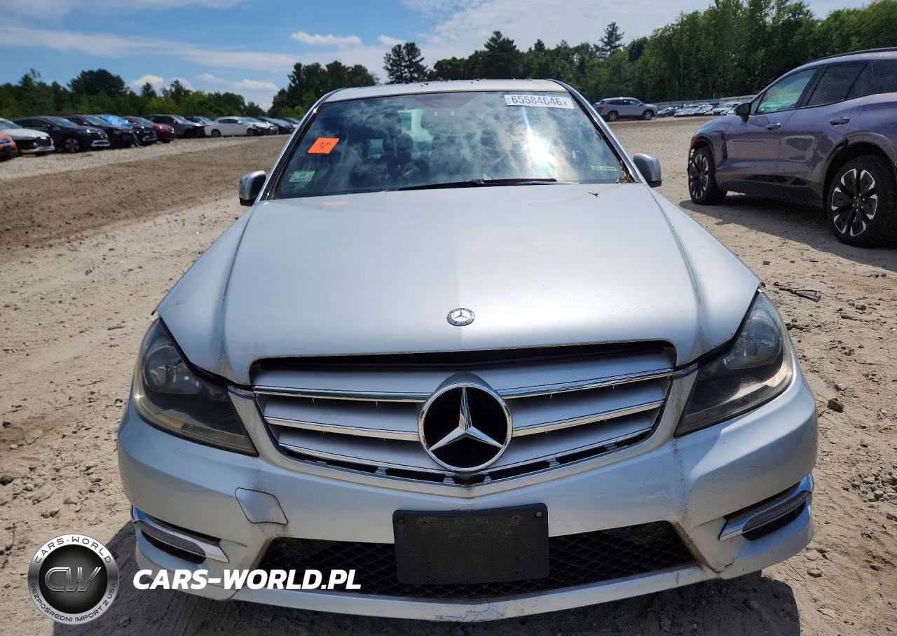 2012 Mercedes-Benz C 300 4Matic VIN:WDDGF8BB3CA712145 - 5