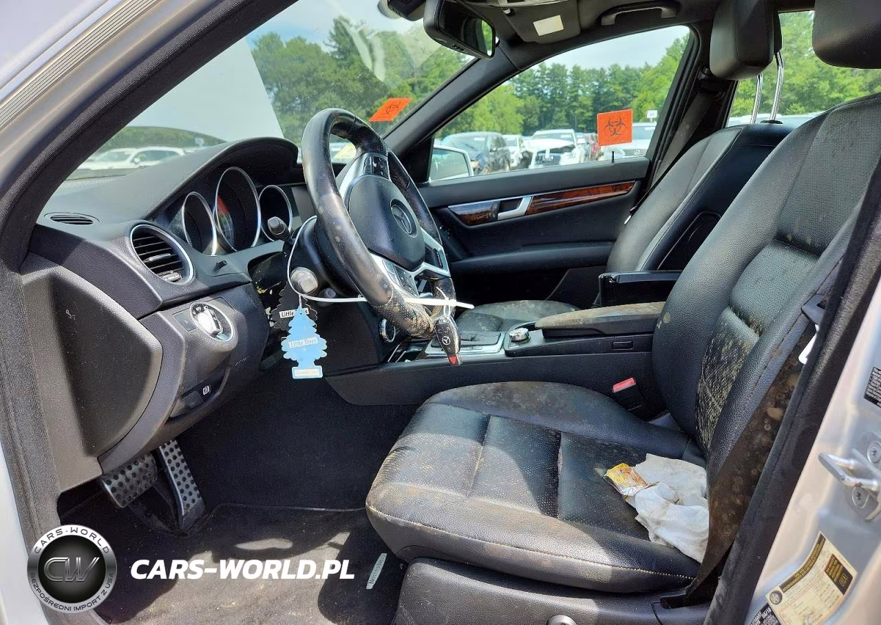 2012 Mercedes-Benz C 300 4Matic VIN:WDDGF8BB3CA712145 - 7