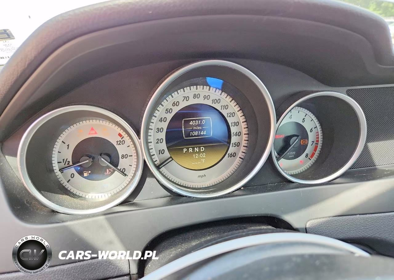 2012 Mercedes-Benz C 300 4Matic VIN:WDDGF8BB3CA712145 - 9