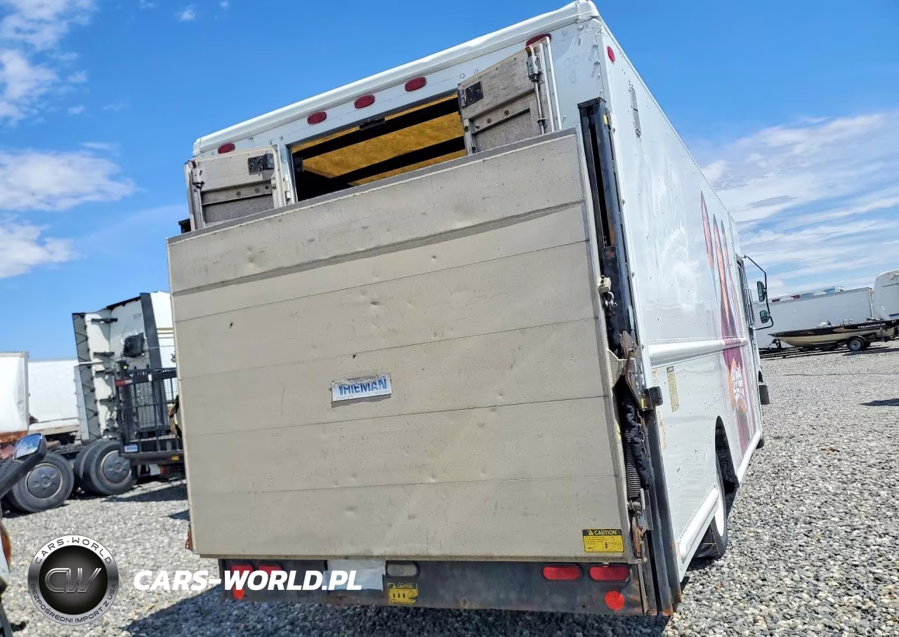 2008 Freightliner Chassis M - Delivery Truck VIN:4UZAAPDU48CAA9084 - 3