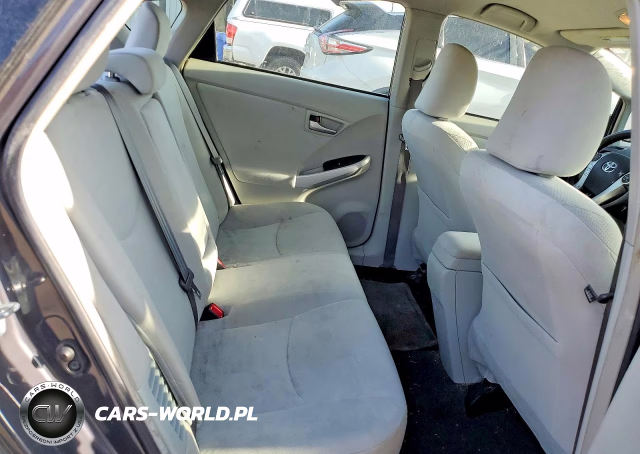 2014 Toyota Prius Two VIN:JTDKN3DU2E0385383 - 10