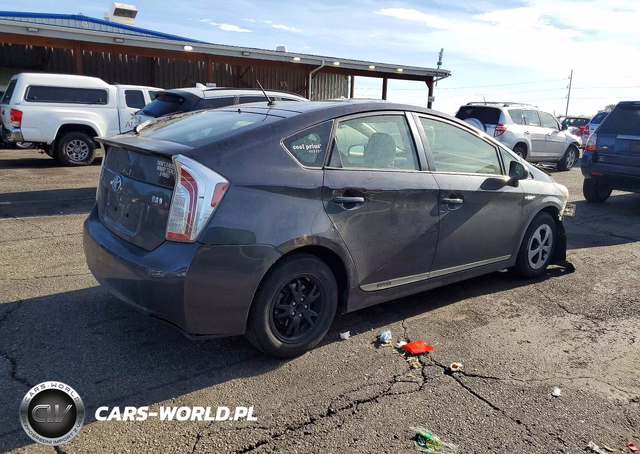 2014 Toyota Prius Two VIN:JTDKN3DU2E0385383 - 3