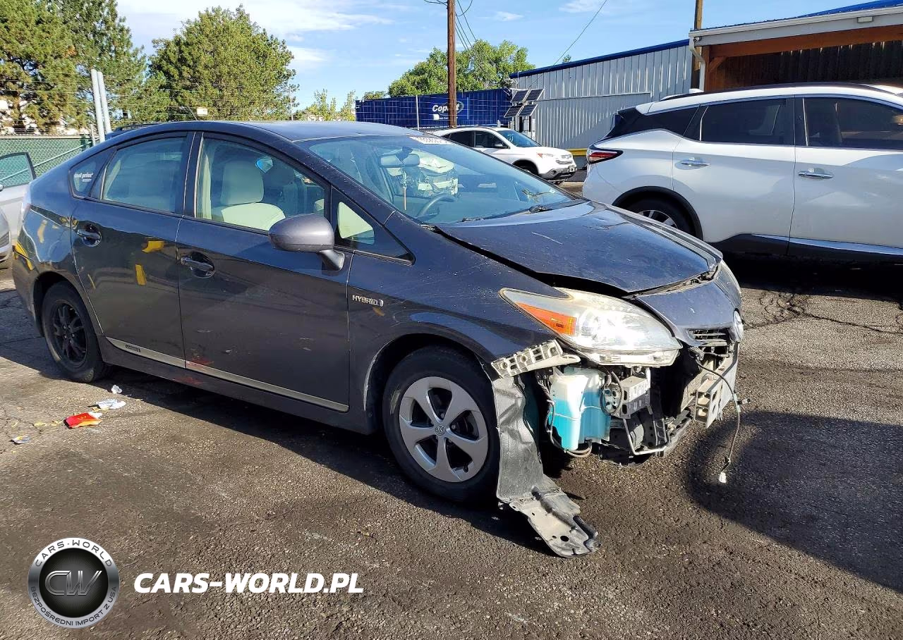 2014 Toyota Prius Two VIN:JTDKN3DU2E0385383 - 4