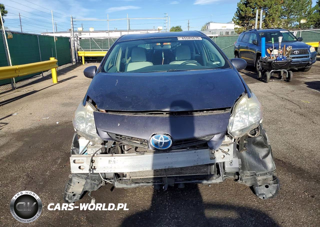 2014 Toyota Prius Two VIN:JTDKN3DU2E0385383 - 5