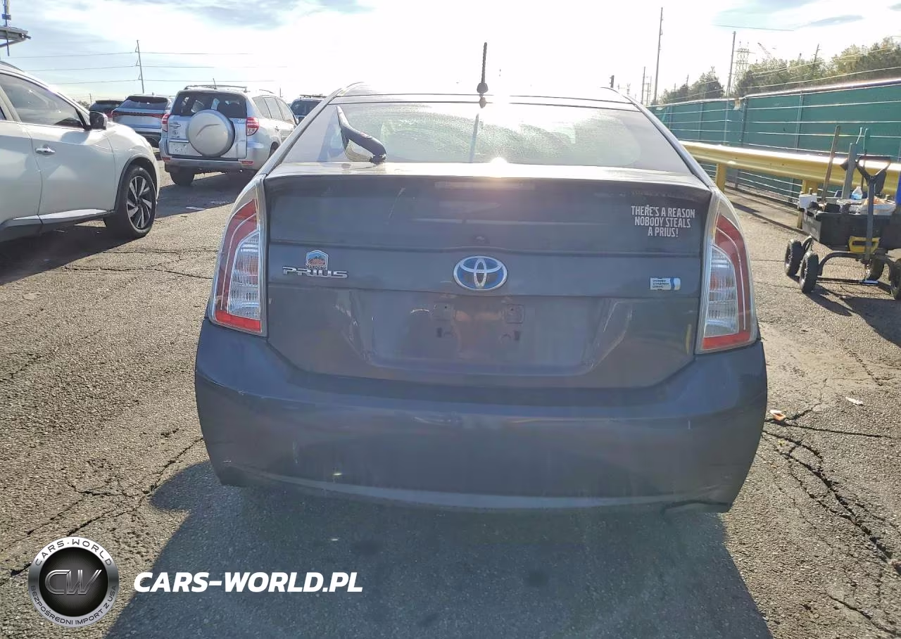 2014 Toyota Prius Two VIN:JTDKN3DU2E0385383 - 6