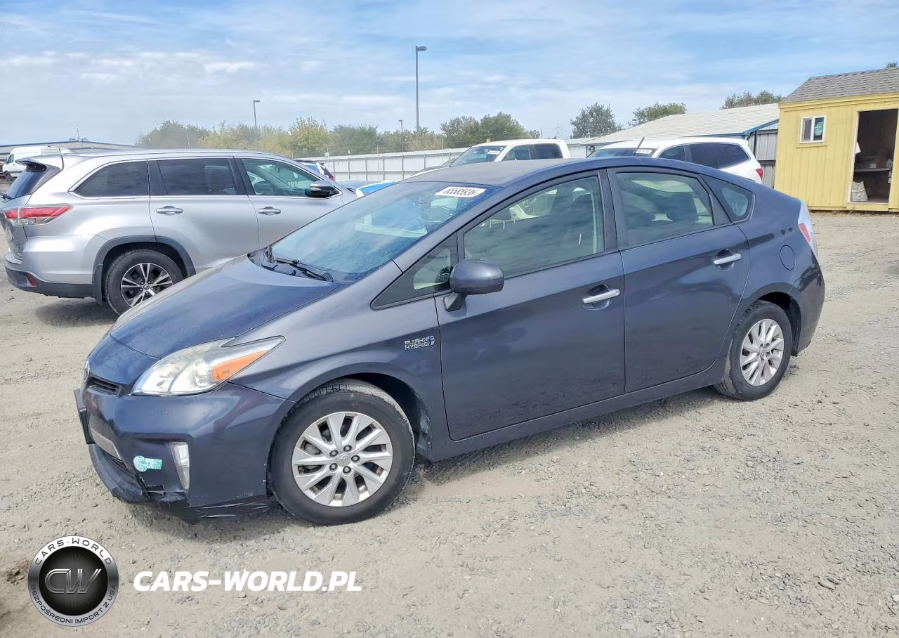 2014 Toyota Prius Plug-In Hybrid Base – zdjęcie 1 z 12