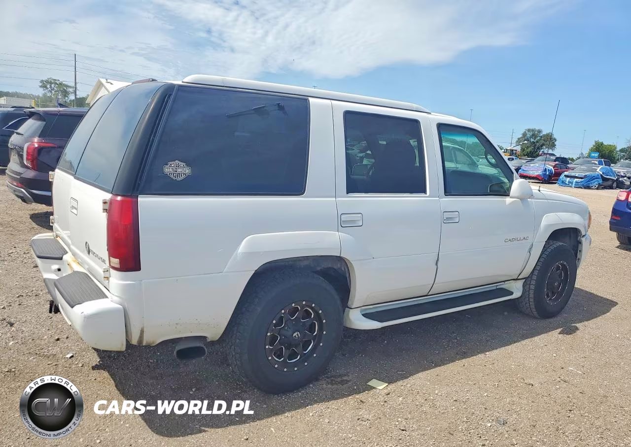 2000 Cadillac Escalade Luxury VIN:1GYEK63R0YR230359 - 3