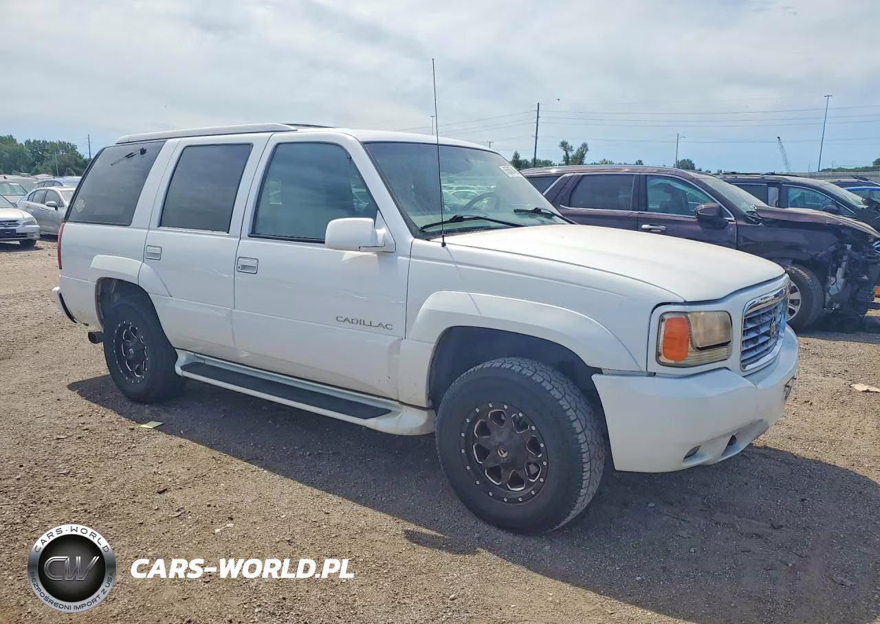 2000 Cadillac Escalade Luxury VIN:1GYEK63R0YR230359 - 4