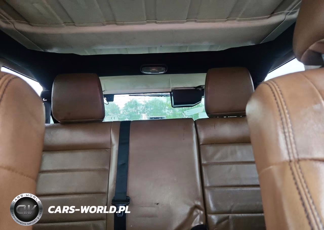 2011 Jeep Wrangler Unlimited Sahara VIN:1J4BA5H15BL638496 - 10