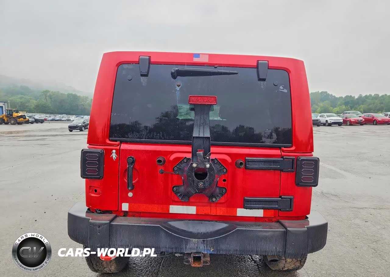 2011 Jeep Wrangler Unlimited Sahara VIN:1J4BA5H15BL638496 - 6