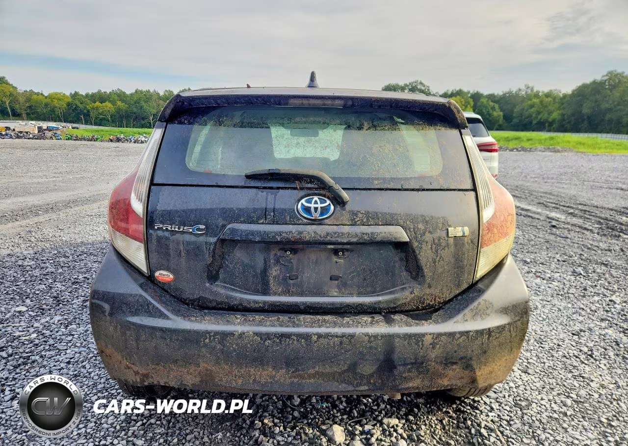 2015 Toyota Prius C One VIN:JTDKDTB3XF1108747 - 6