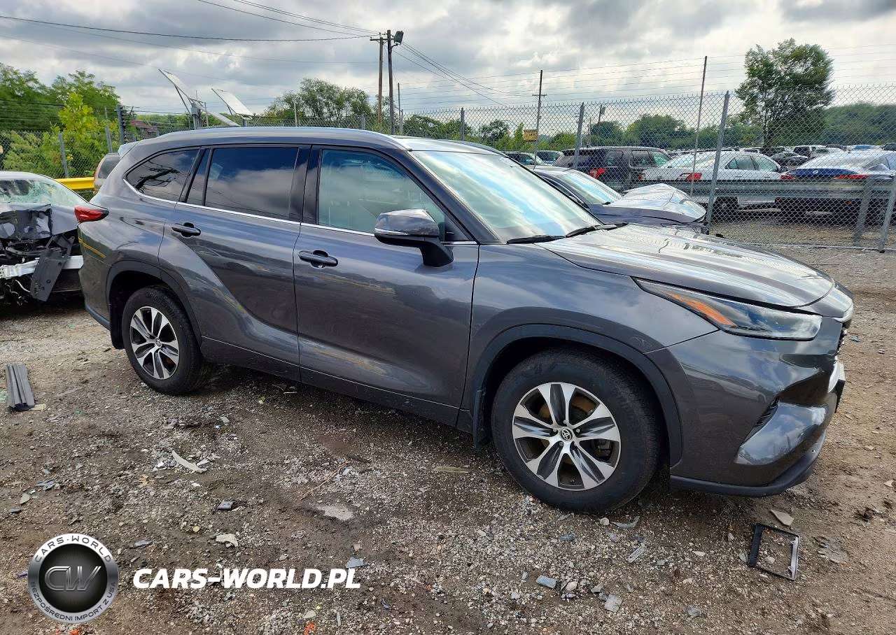 2021 Toyota Highlander Xle VIN:5TDGZRBHXMS099439 - 4